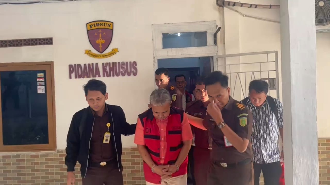 Kejaksaan Negeri Empat Lawang Lakukan Penahanan Tersangka Dalam Kasus APAR